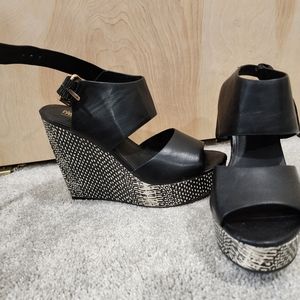 Mossimo black wedges